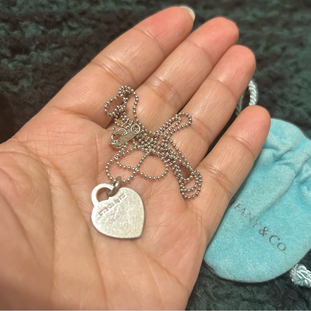 Tiffany & Co. Silver Heart Charm Necklace -authentic ✅23 cm or 9inches